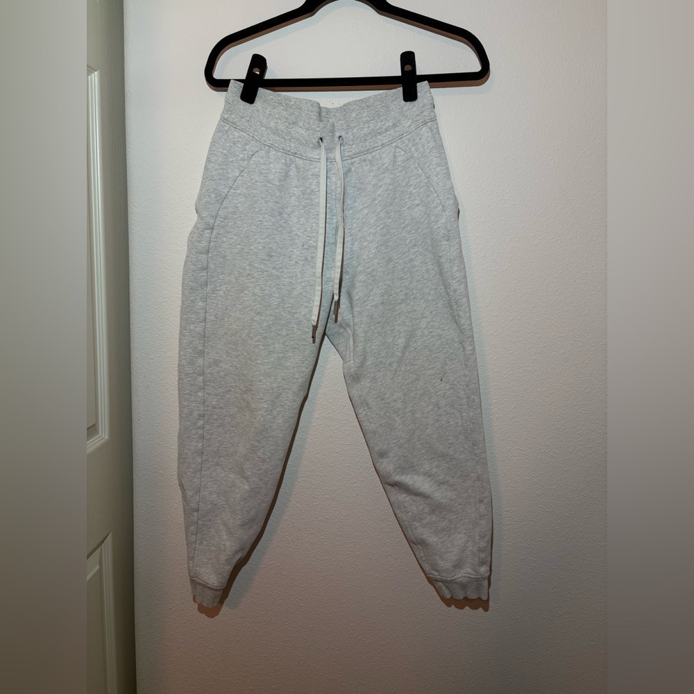 Lululemon scuba joggers size 8